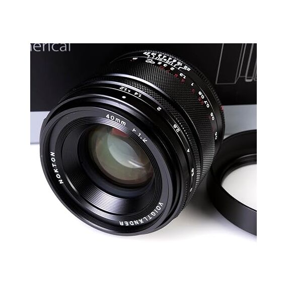 Voigtlander Nokton 40mm f/1.2 Aspherical Lens (Canon RF)