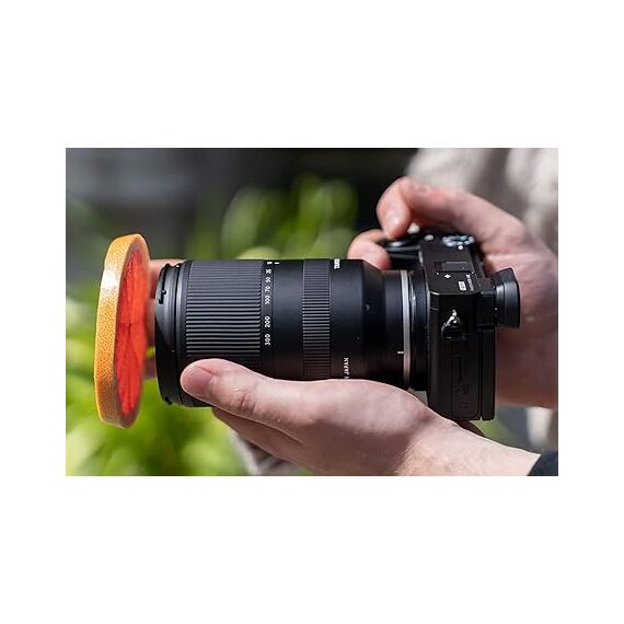 Tamron 18-300mm f/3.5-6.3 Di III-A VC VXD Lens (Sony E, B061S)