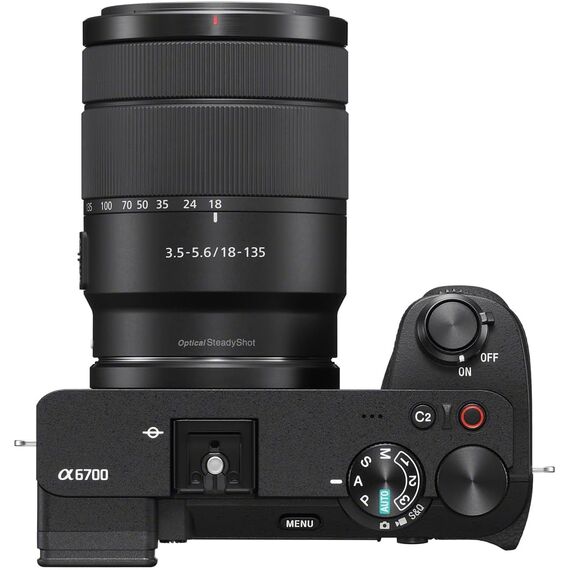 Sony A6700 Kit con 18-135mm (ILCE-6700M)