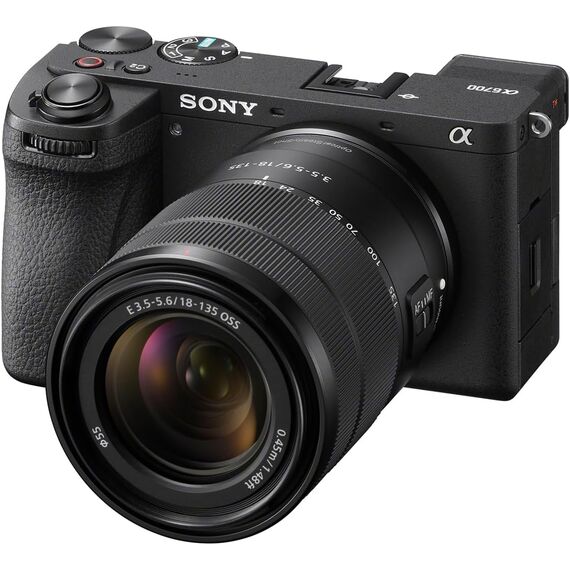 Sony A6700 Kit con 18-135mm (ILCE-6700M)