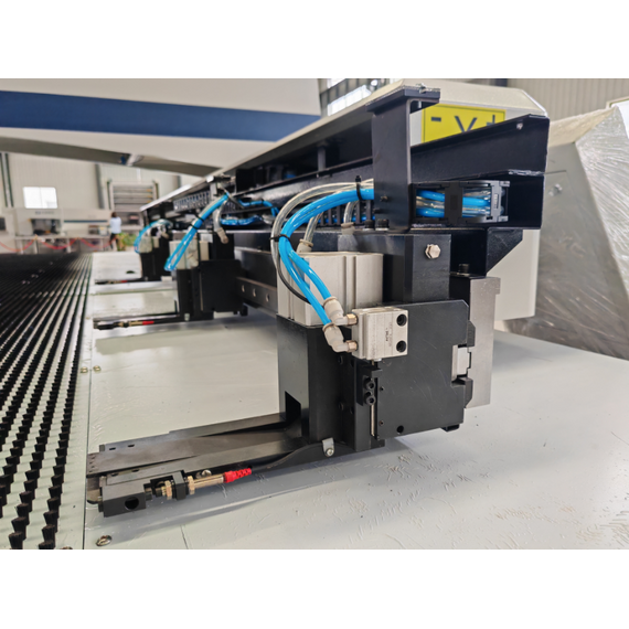 Prensa Punzonadora CNC Torreta Servo Modelo ES300