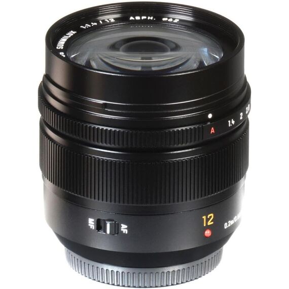 Panasonic Leica DG Summilux 12mm f/1.4 ASPH